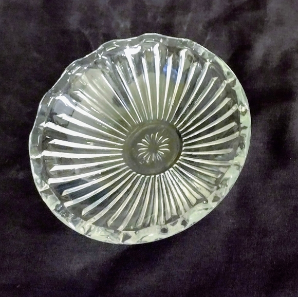 Vintage stamped glass set - Picture 3 of 8